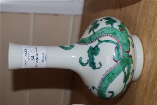 A Chinese famille verte dragon vase with Yongzheng mark and a Chinese blue and white vase tallest 18cm